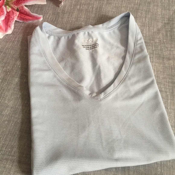 IZOD Cool FX sleeveless Ladie’s golf or tennis top - Picture 6 of 7